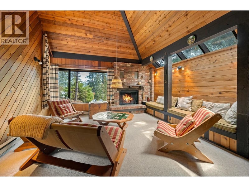 9230 PINETREE Place, Whistler, British Columbia, V0N1B9, Whistler, British Columbia — photo 1 of 5