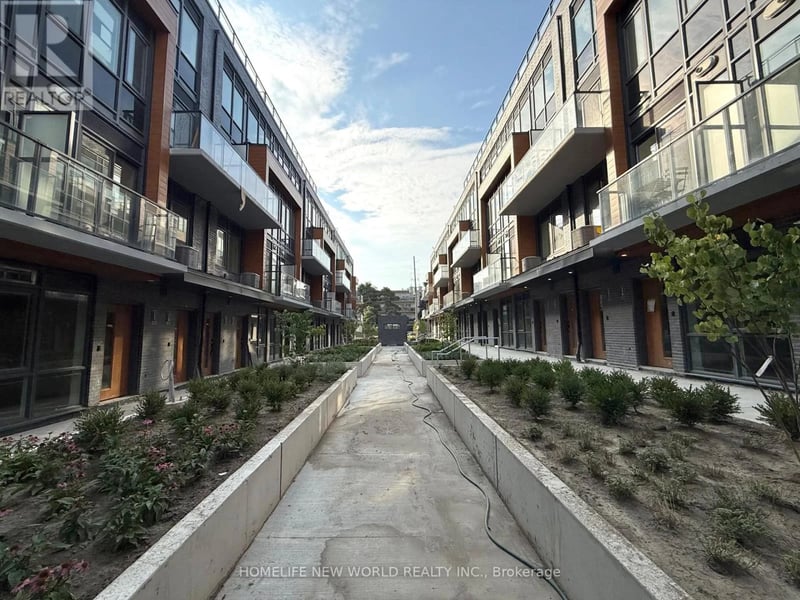 #110 69 Curlew Drive, Toronto (Parkwoods-Donalda), Ontario, M3A2P8, Toronto (Parkwoods-Donalda), Ontario — photo 1 of 5