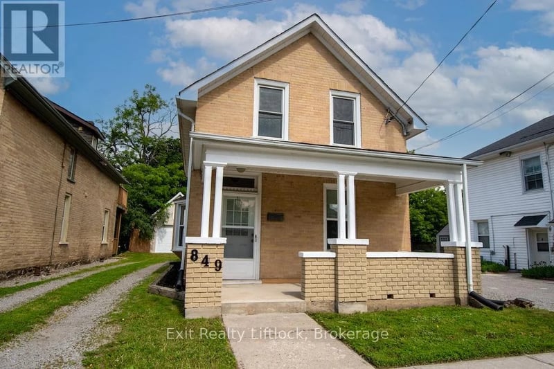 849 Water Street, Peterborough (Northcrest Ward 5), Ontario, K9H3P1, Peterborough (Northcrest Ward 5), Ontario — photo 1 of 5