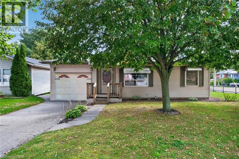 1 PAYNE Avenue, Simcoe, Ontario, N3Y4C2, Simcoe, Ontario — photo 1 of 5