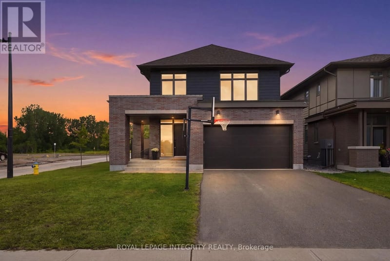 300 Wigwas Street, Ottawa, Ontario, K1K4Z4, Ottawa, Ontario — photo 1 of 5