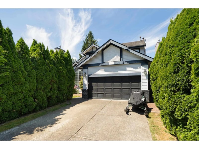 9477 209 Street, Langley, British Columbia, V1M2H1, Langley, British Columbia — photo 1 of 5