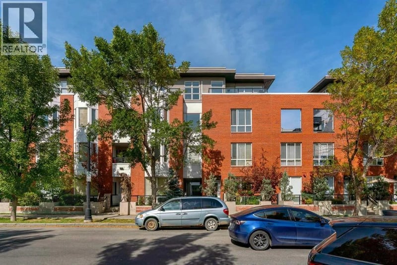830 Centre Avenue Northeast, Calgary, Alberta, T2E9C3, Calgary, Alberta — photo 1 of 5