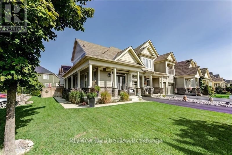 300 STONEBRIDGE Boulevard, Wasaga Beach, Ontario, L9Z0E7, Wasaga Beach, Ontario — photo 1 of 5
