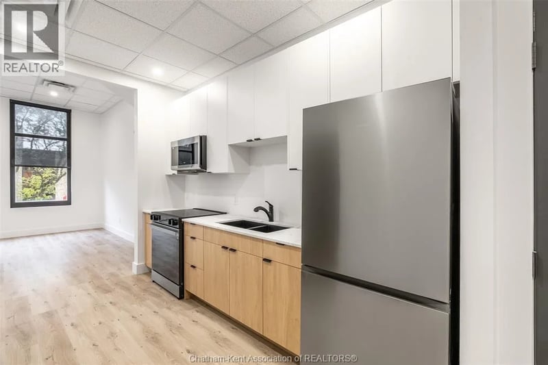 #204 138 King Street West, Chatham, Ontario, N7M1E3, Chatham, Ontario — photo 1 of 5