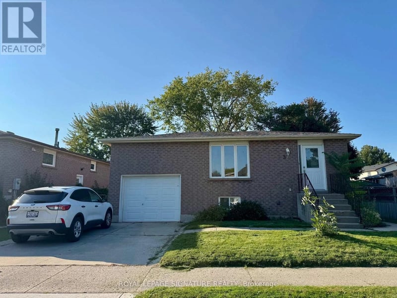 37 Ondrey Street, Bradford West Gwillimbury (Bradford), Ontario, L3Z2W9, Bradford West Gwillimbury (Bradford), Ontario — photo 1 of 5