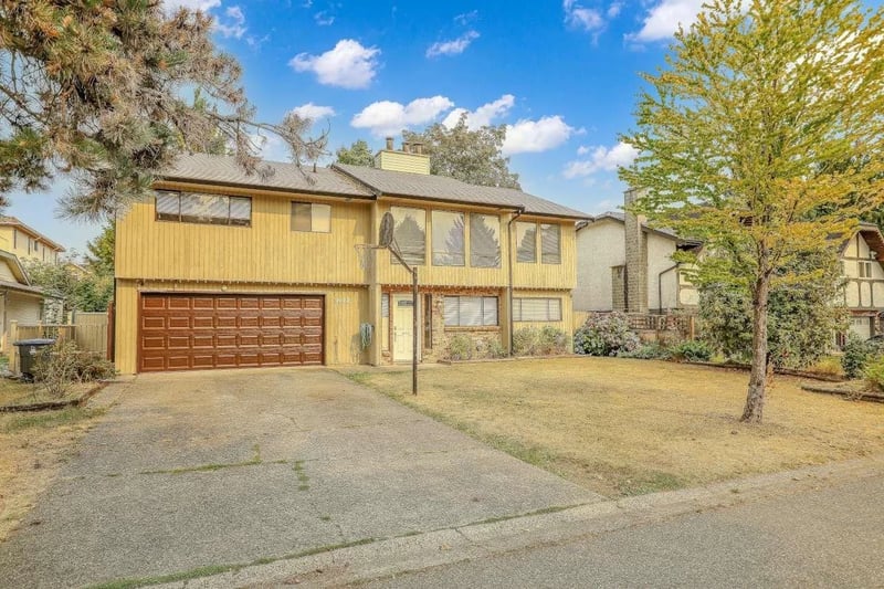 9012 145A Street, Surrey, British Columbia, V3R7Y4, Surrey, British Columbia — photo 1 of 5