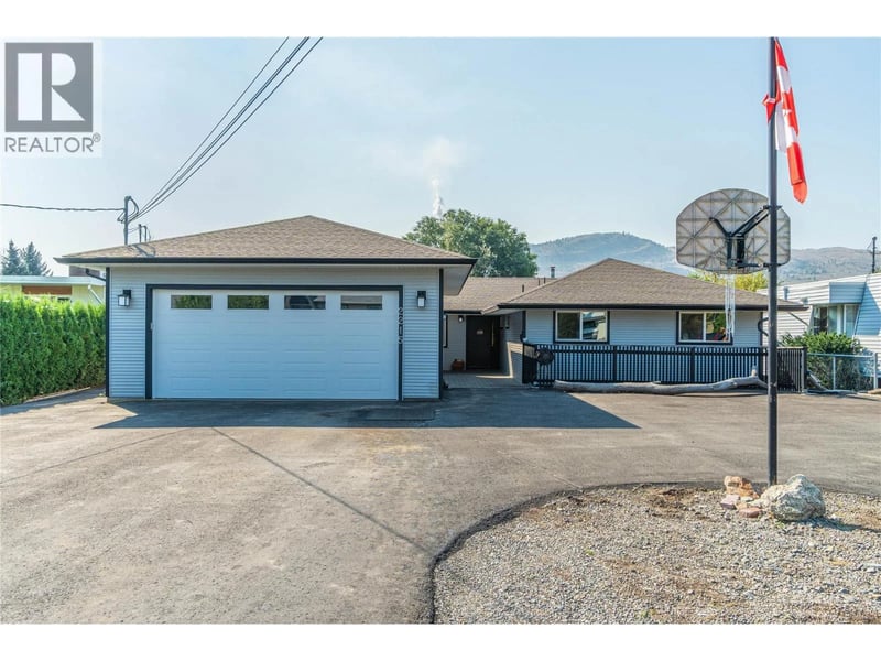 2215 BARBARA Avenue, Kamloops, British Columbia, V2B4J4, Kamloops, British Columbia — photo 1 of 5