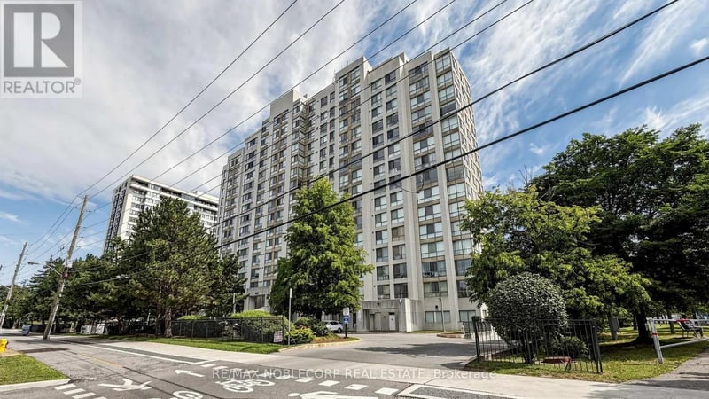 #804 2901 Kipling Avenue, Toronto (Mount Olive-Silverstone-Jamestown), Ontario, M9V5E5, Toronto (Mount Olive-Silverstone-Jamestown), Ontario — photo 1 of 5