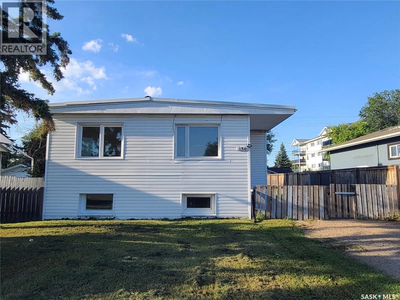 130 26th STREET W, Prince Albert, Saskatchewan, S6V4P9, Prince Albert, Saskatchewan — photo 1 of 5