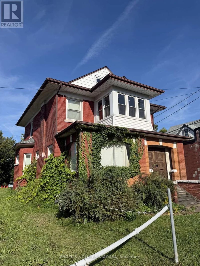 4689 Crysler Avenue, Niagara Falls (Downtown), Ontario, L2E3V7, Niagara Falls (Downtown), Ontario — photo 1 of 5