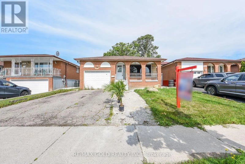 7624 Middleshire Drive, Mississauga (Malton), Ontario, L4T3S2, Mississauga (Malton), Ontario — photo 1 of 5