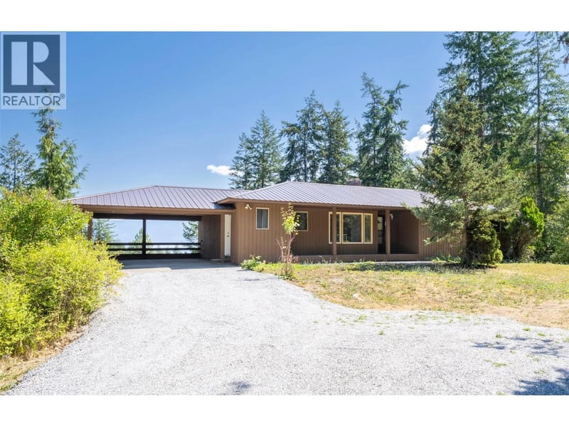 4358 Chamberlaine Road, Spallumcheen, British Columbia, V4Y0M1, Spallumcheen, British Columbia — photo 1 of 5