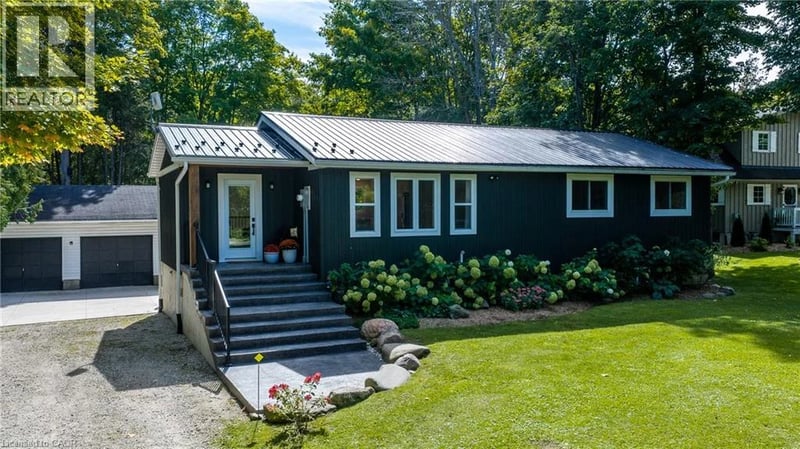 9 CRESCENT Street, South Bruce Peninsula, Ontario, N0H2T0, South Bruce Peninsula, Ontario — photo 1 of 5