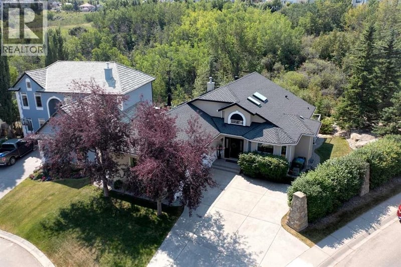 6 Patterson Close Southwest, Calgary, Alberta, T3H3K2, Calgary, Alberta — photo 1 of 5