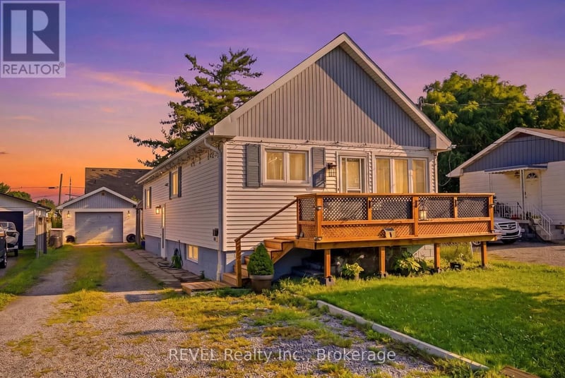 9 Cambridge Avenue, St. Catharines (Secord Woods), Ontario, L2P1W6, St. Catharines (Secord Woods), Ontario — photo 1 of 5