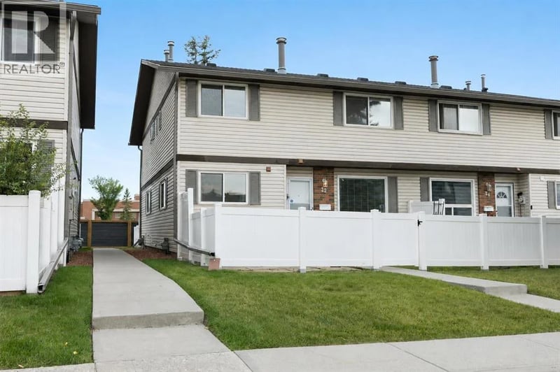 740 Bracewood Drive Southwest, Calgary, Alberta, T2W3N3, Calgary, Alberta — photo 1 of 5
