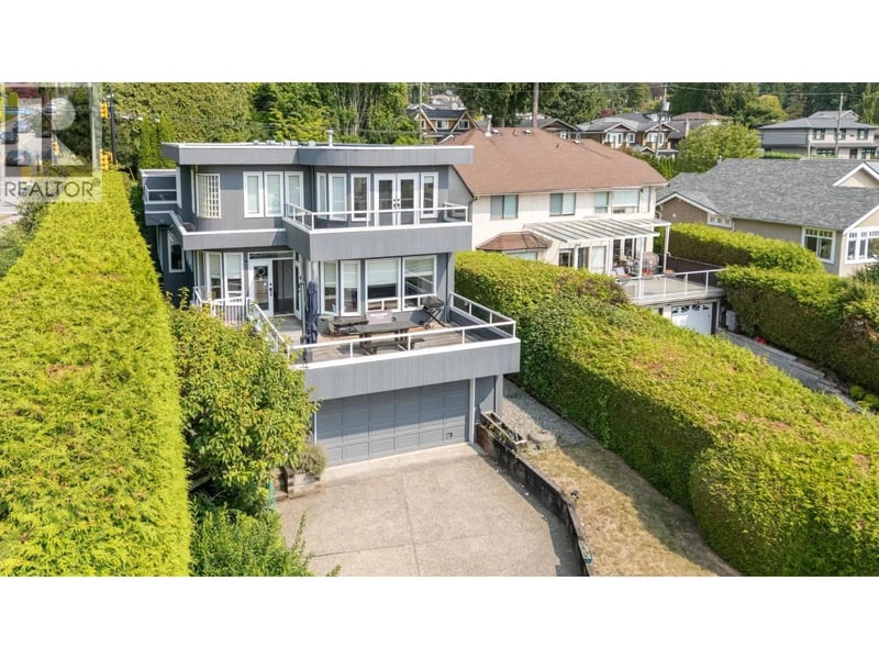 1494 INGLEWOOD Avenue, West Vancouver, British Columbia, V7T1Z1, West Vancouver, British Columbia — photo 1 of 5