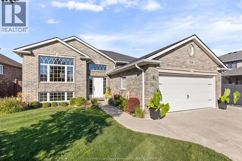 936 DRIFTWOOD, Lakeshore, Ontario, N0R1A0, Lakeshore, Ontario — photo 1 of 5