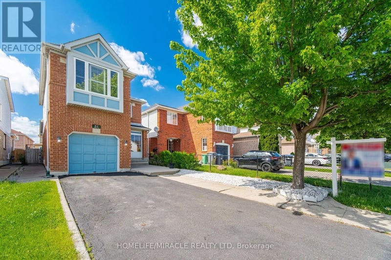 31 Larkspur Road, Brampton (Sandringham-Wellington), Ontario, L6R1W8, Brampton (Sandringham-Wellington), Ontario — photo 1 of 5