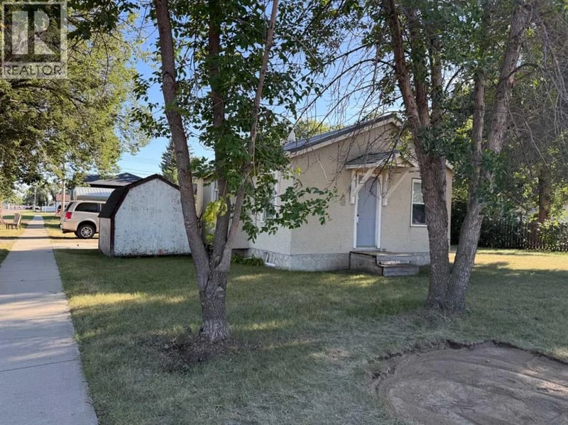 5058 43 Avenue, Taber, Alberta, T1G1A9, Taber, Alberta — photo 1 of 5