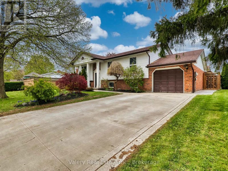 36 Rochelle Drive, St. Catharines (Bunting/Linwell), Ontario, L2M6Y9, St. Catharines (Bunting/Linwell), Ontario — photo 1 of 5