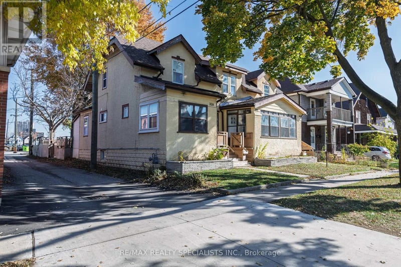 332 Elm Avenue, Windsor, Ontario, N9A5H1, Windsor, Ontario — photo 1 of 5