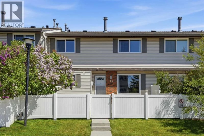 740 Bracewood Drive Southwest, Calgary, Alberta, T2W3N3, Calgary, Alberta — photo 1 of 5