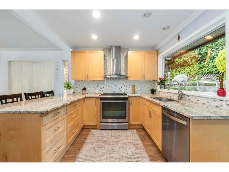 31438 CHALMERS Place, Abbotsford, British Columbia, V2T5H1, Abbotsford, British Columbia — photo 1 of 5