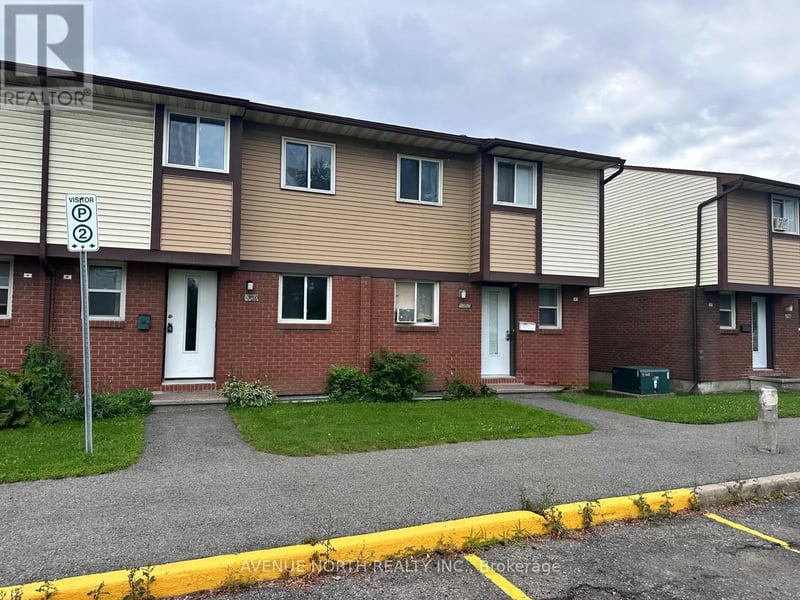1352 Foxwell Street, Ottawa, Ontario, K1B5J2, Ottawa, Ontario — photo 1 of 5