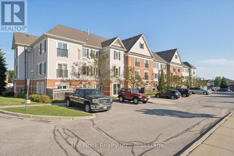 #301 106 Aspen Springs Drive, Clarington (Bowmanville), Ontario, L1C5N6, Clarington (Bowmanville), Ontario — photo 1 of 5