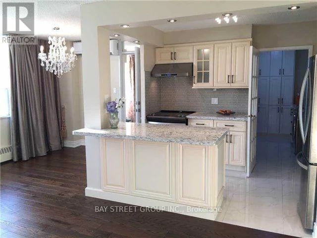 #1210 5 Parkway Forest Drive, Toronto (Henry Farm), Ontario, M2J1L2, Toronto (Henry Farm), Ontario — photo 1 of 5
