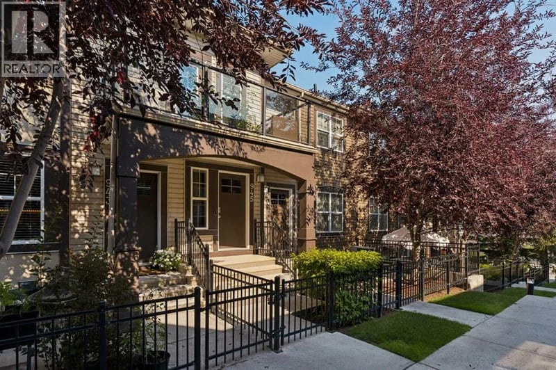 945 Mckenzie Towne Manor Southeast, Calgary, Alberta, T2Z1E1, Calgary, Alberta — photo 1 of 5