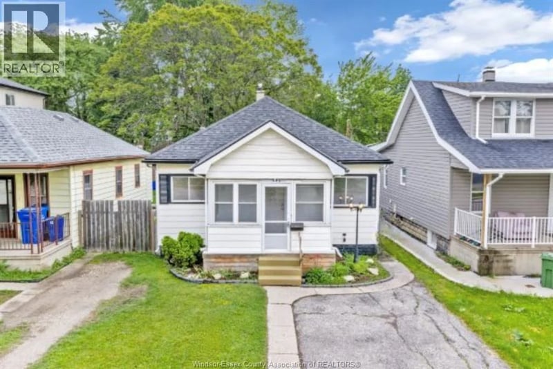 990 Campbell Avenue, Windsor, Ontario, N9B2J2, Windsor, Ontario — photo 1 of 5