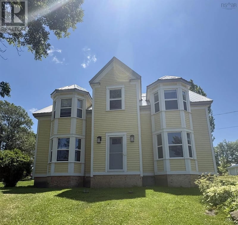 60 Church Street, Wallace, Nova Scotia, B0K1Y0, Wallace, Nova Scotia — photo 1 of 5