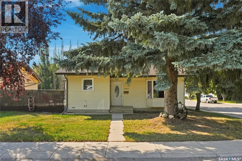 163 HEGGIE COURT, Saskatoon, Saskatchewan, S7L7B4, Saskatoon, Saskatchewan — photo 1 of 5