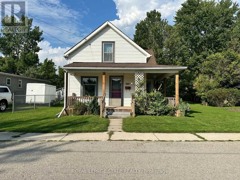305 North Cayuga Street West, Haldimand (Dunnville), Ontario, N1A1P4, Haldimand (Dunnville), Ontario — photo 1 of 5