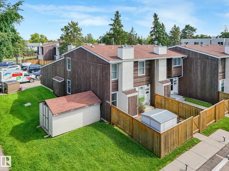 18417 66 AV NW, Edmonton, Alberta, T5T2M1, Edmonton, Alberta — photo 1 of 5