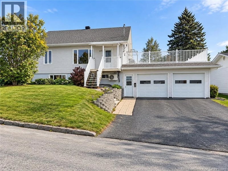 125 42e Avenue, Edmundston, New Brunswick, E3V2Z5, Edmundston, New Brunswick — photo 1 of 5