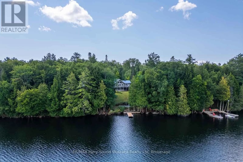 1889 South Horn Lake Road, Magnetawan, Ontario, P0A1P0, Magnetawan, Ontario — photo 1 of 5