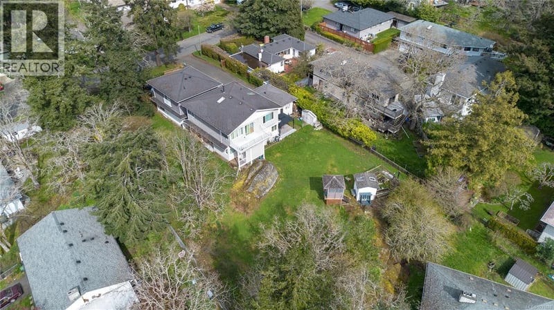 863 Parklands Drive, Esquimalt, British Columbia, V9A4L6, Esquimalt, British Columbia — photo 1 of 5