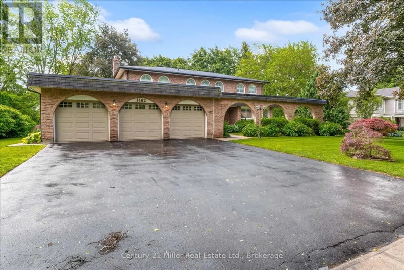 1482 Caulder Drive, Oakville (MO Morrison), Ontario, L6J5S9, Oakville (MO Morrison), Ontario — photo 1 of 5
