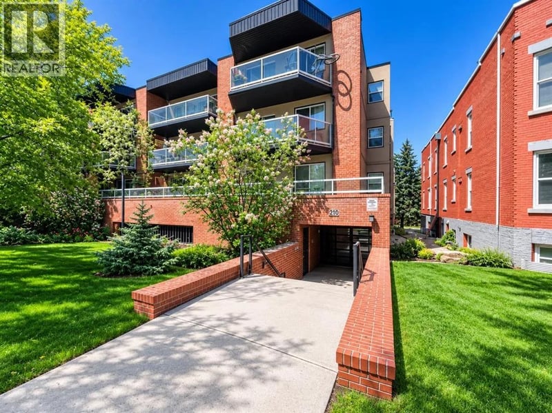 210 25 Avenue Southwest, Calgary, Alberta, T2S0L1, Calgary, Alberta — photo 1 of 5