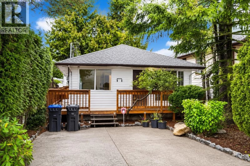 2259 CENTRAL Avenue, Port Coquitlam, British Columbia, V3C1V7, Port Coquitlam, British Columbia — photo 1 of 5