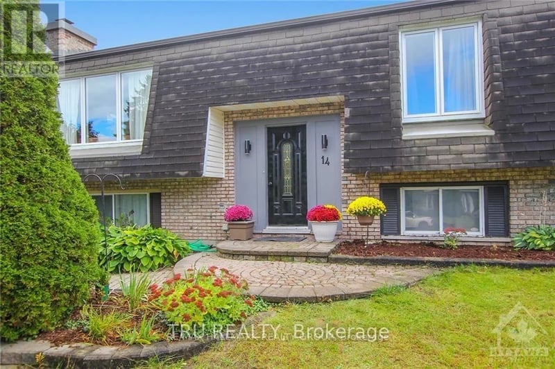 14 Langholm Crescent, Ottawa, Ontario, K2J1H2, Ottawa, Ontario — photo 1 of 5