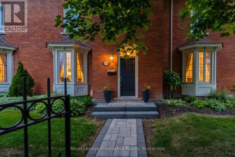 #5 233 John Street, Belleville (Belleville Ward), Ontario, K8N3G2, Belleville (Belleville Ward), Ontario — photo 1 of 5