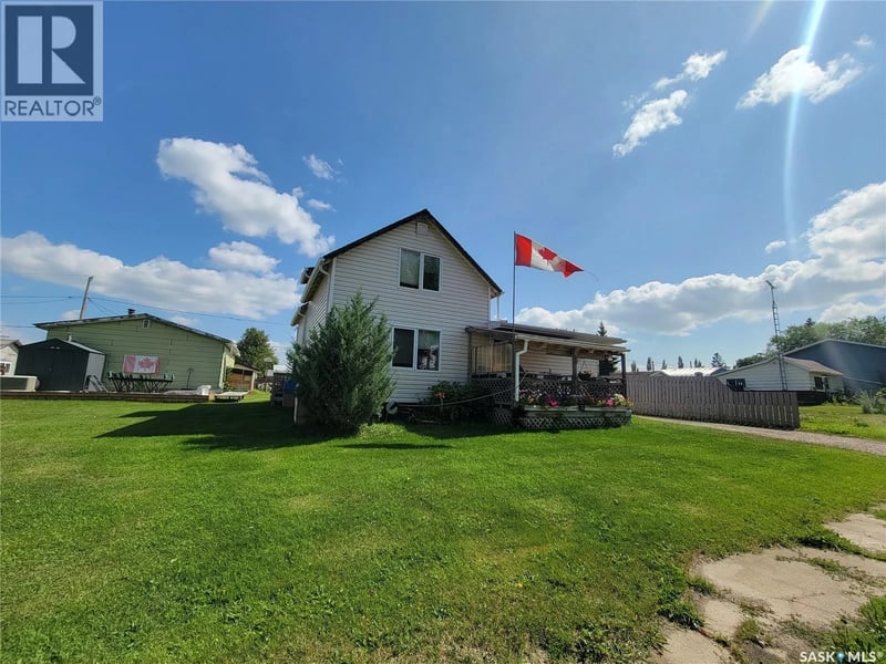 118 2nd STREET W, St. Walburg, Saskatchewan, S0M2T0, St. Walburg, Saskatchewan — photo 1 of 5