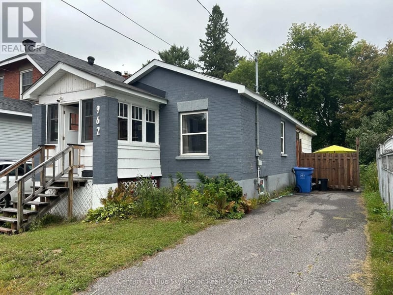 962 Main Street West, North Bay (West End), Ontario, P1B2W1, North Bay (West End), Ontario — photo 1 of 5