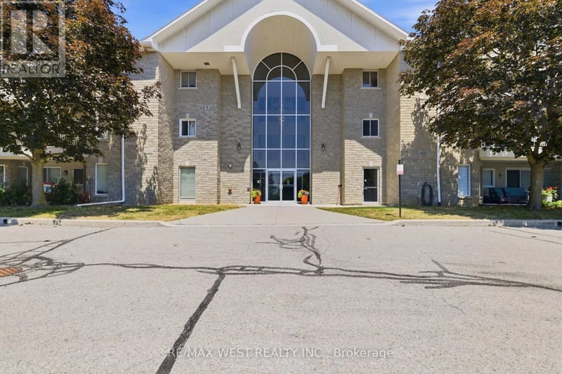 #205C 1099 Clonsilla Avenue, Peterborough (Otonabee Ward 1), Ontario, K9J8L8, Peterborough (Otonabee Ward 1), Ontario — photo 1 of 5