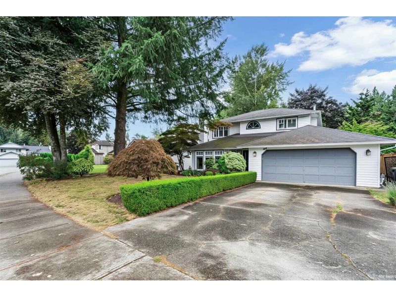 9457 215A Street, Langley, British Columbia, V1M2A5, Langley, British Columbia — photo 1 of 5
